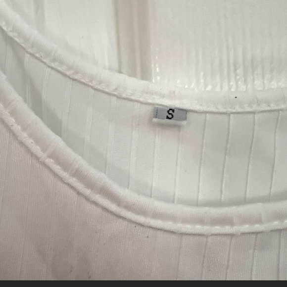 Small White Tank Top with Silver Button Small Ribbed Texture Casual Minimalist - Picture 3 of 6